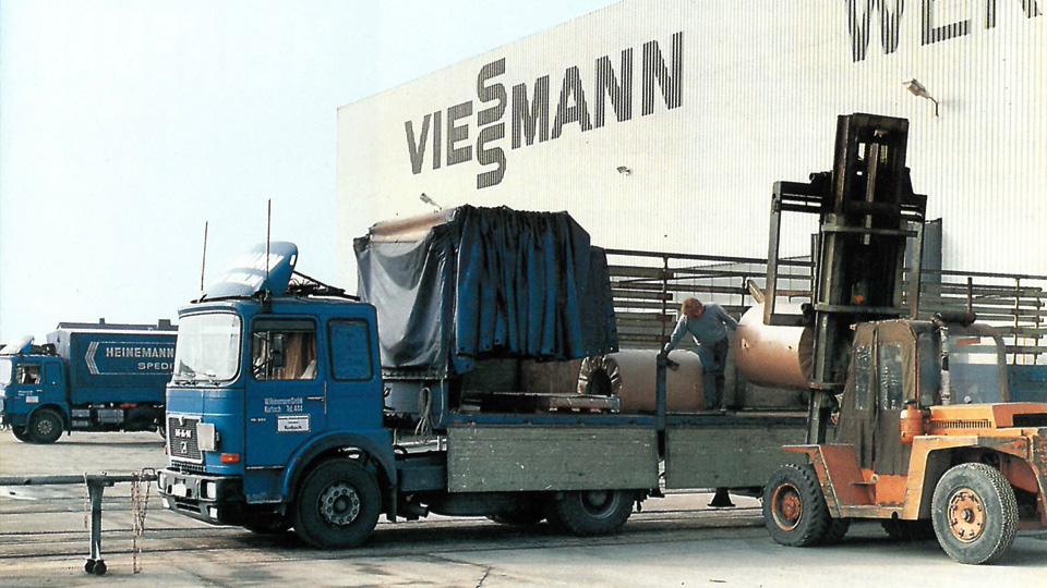 1978 - Erste Coil-Transporte mit Spezial-Sattel-Aufliegern